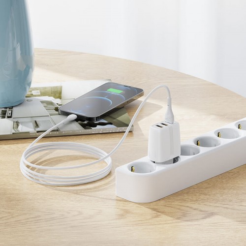 Адаптер мережевий HOCO Amazing three-port charger N15 |3USB, 3.4A| white