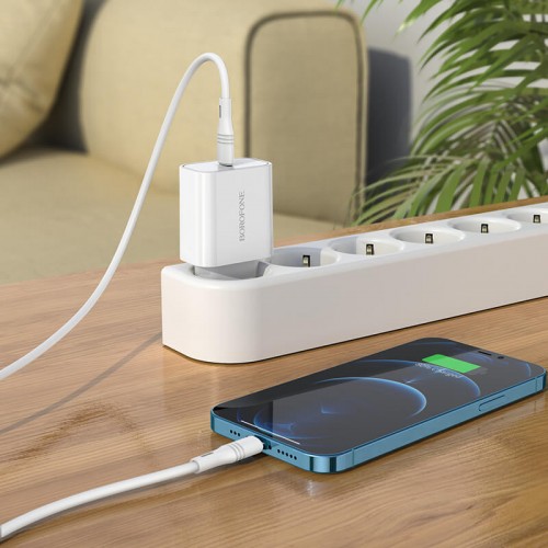 Адаптер мережевий BOROFONE Type-C to Lightning cable Easy Speed single port charger BA57A |Type-C, 20W/3A, PD/QC| white