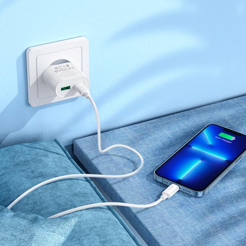Адаптер мережний HOCO Type-C to Lightning Fighter charger set C109A |1Type-C/1USB, 3A/20W, PD/QC| white
