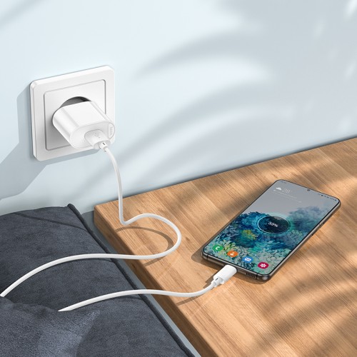 Мережевий зарядний пристрій з кабелем HOCO C109A Fighter single port QC3.0 charger set(Micro) White