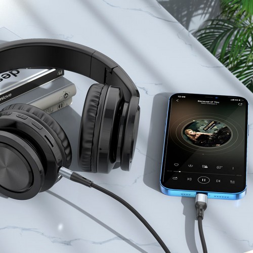 Аудиокабель HOCO UPA22 iP – 3,5 мм (штекер), силиконовый, 1 м, чёрный