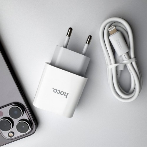 Сетевое зарядное устройство с кабелем HOCO C76A Pro Majestic, набор: однопортовое зарядное устройство PD30W (C to iP) (EU), белое