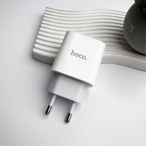 Сетевое зарядное устройство с кабелем HOCO C76A Pro Majestic, набор: однопортовое зарядное устройство PD30W (C to iP) (EU), белое