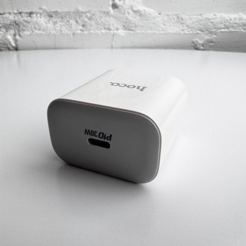 Сетевое зарядное устройство с кабелем HOCO C76A Pro Majestic, набор: однопортовое зарядное устройство PD30W (C to iP) (EU), белое