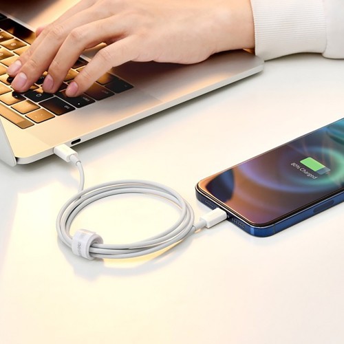 Кабель для быстрой зарядки и передачи данных Baseus Superior Series USB–iP 2.4A 2 м, белый