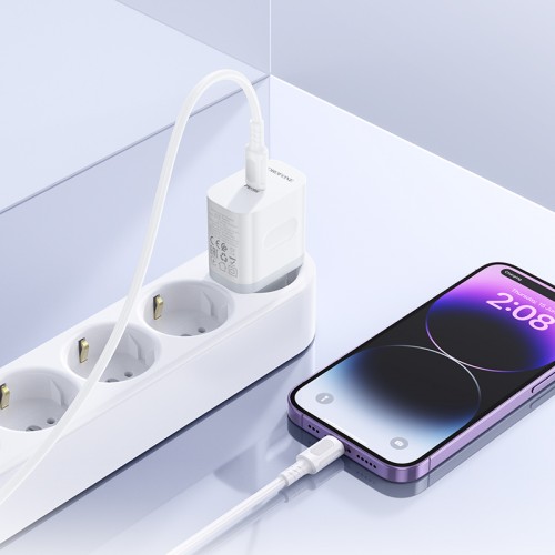 Мережевий зарядний пристрій з кабелем BOROFONE BA99A Breeze single port PD20W charger set(C to iP) White