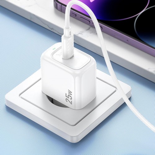Сетевое зарядное устройство Hoco CS53A Surplus PD25W (1USB-C) + Type-C to Lightning (White)